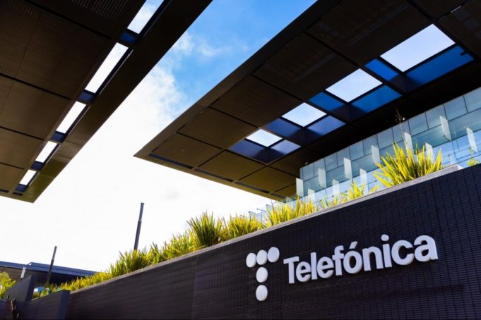 La empresa acepta el envite de hablar de la Telefónica del futuro