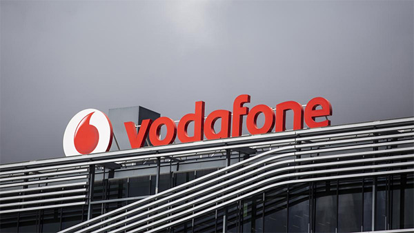 Telecos-13 Vodafone da la sorpresa en el móvil