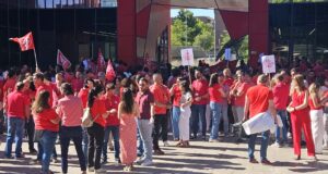 La plantilla de Vodafone respalda mayoritariamente el paro parcial convocado contra el ERE.